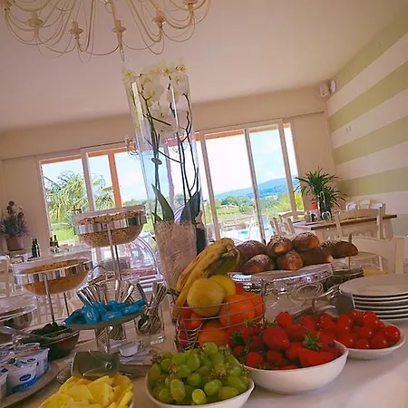 Corte Montioni 宾馆 *