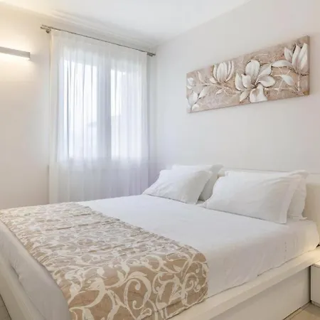 Corte Montioni 宾馆 *